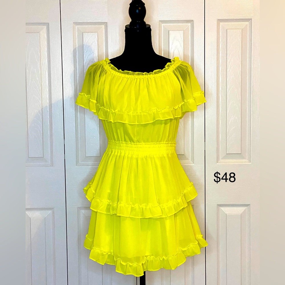 Beautiful neon yellow dress, NWT
